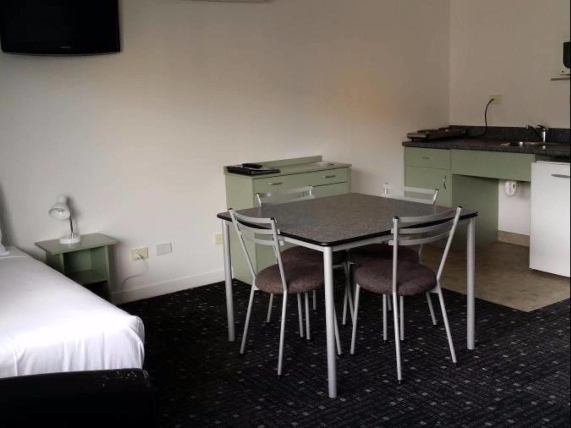 ניו פלימות' Asure Abode On Courtenay Motor Inn מראה חיצוני תמונה